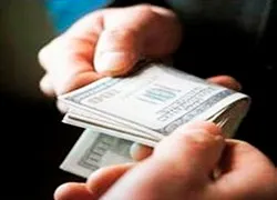 На черном рынке Туркменистана снизился курс доллара